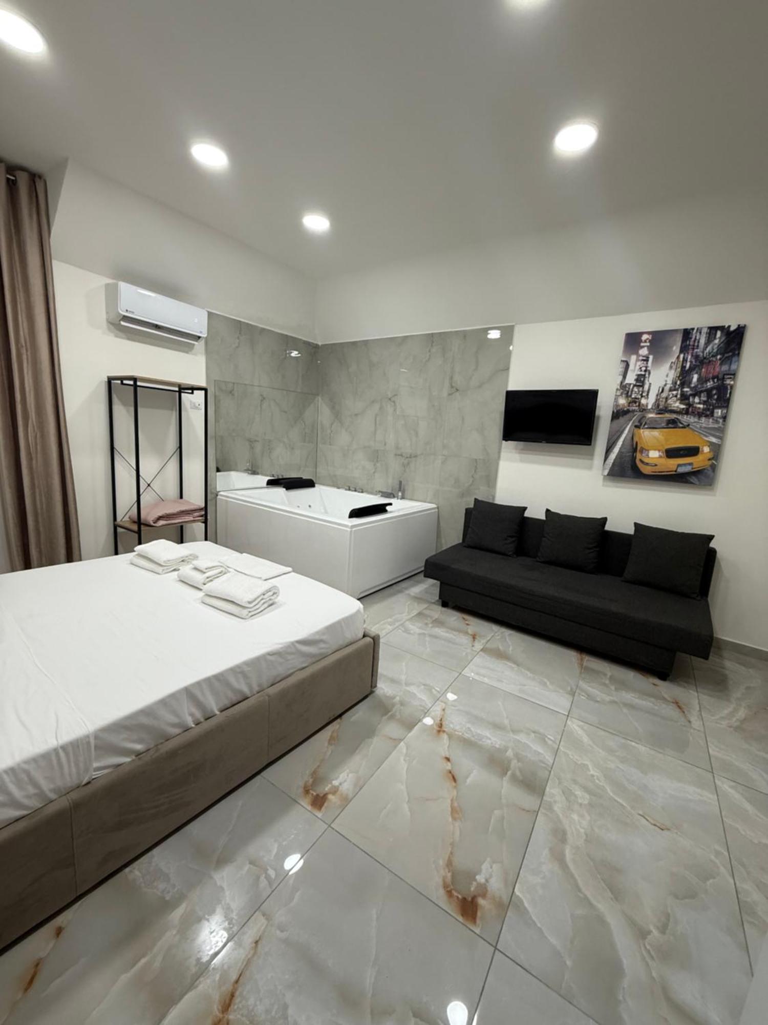Caracciolo Suites 36 Naples Exterior photo